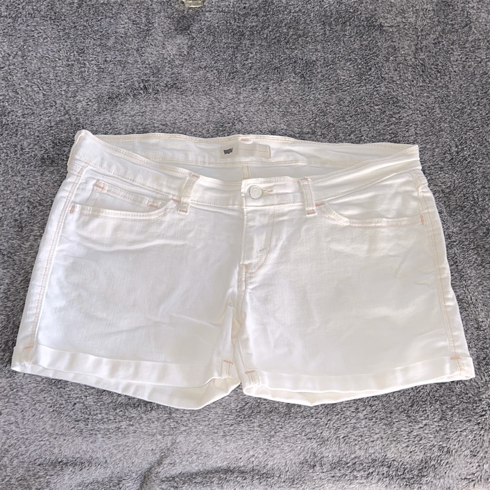 LEVIS SHORTS WHITE SIZE W30 PEACH & CREAM COLORED THREADS ROLLED HEM WHITE LABLE - Picture 3 of 17